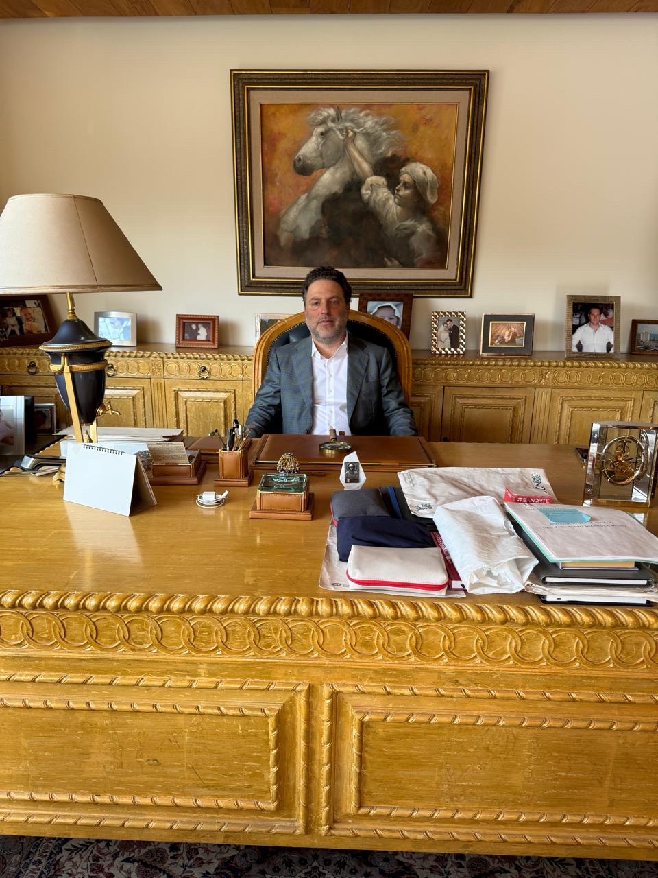 Carlos emilio serio sucar director de kamet respondiendo a su demanda en ciudad de méxico